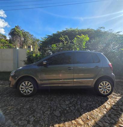 VOLKSWAGEN FOX 1.6 MI HIGHLINE 8V FLEX 4P MANUAL VOLKSWAGEN FOX 1.6 MI HIGHLINE 8V FLEX 4P MANUAL